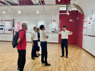 新闻稿-上海市科技企业联合会方奇钟会长一行来院调研交流(审阅版）136