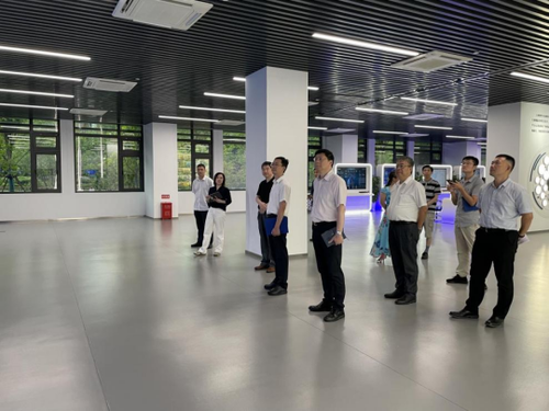 0821-AI赋能政务服务提升“智”与“质”—记上海市大数据中心调研交流256