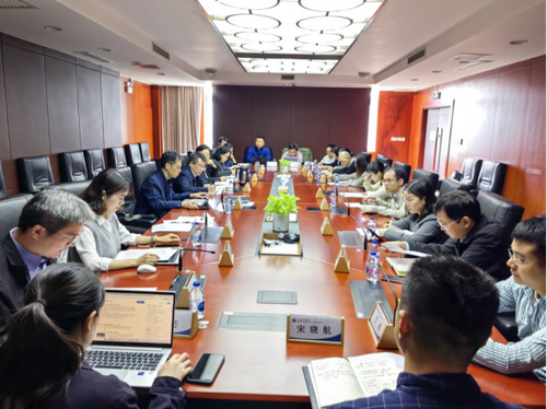 日本色情
召开青年科技工作者座谈会132