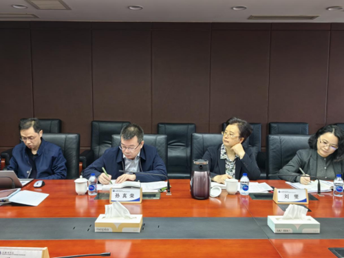 日本色情
召开青年科技工作者座谈会332